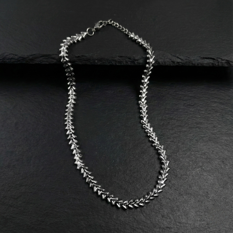 Vertebrae Choker