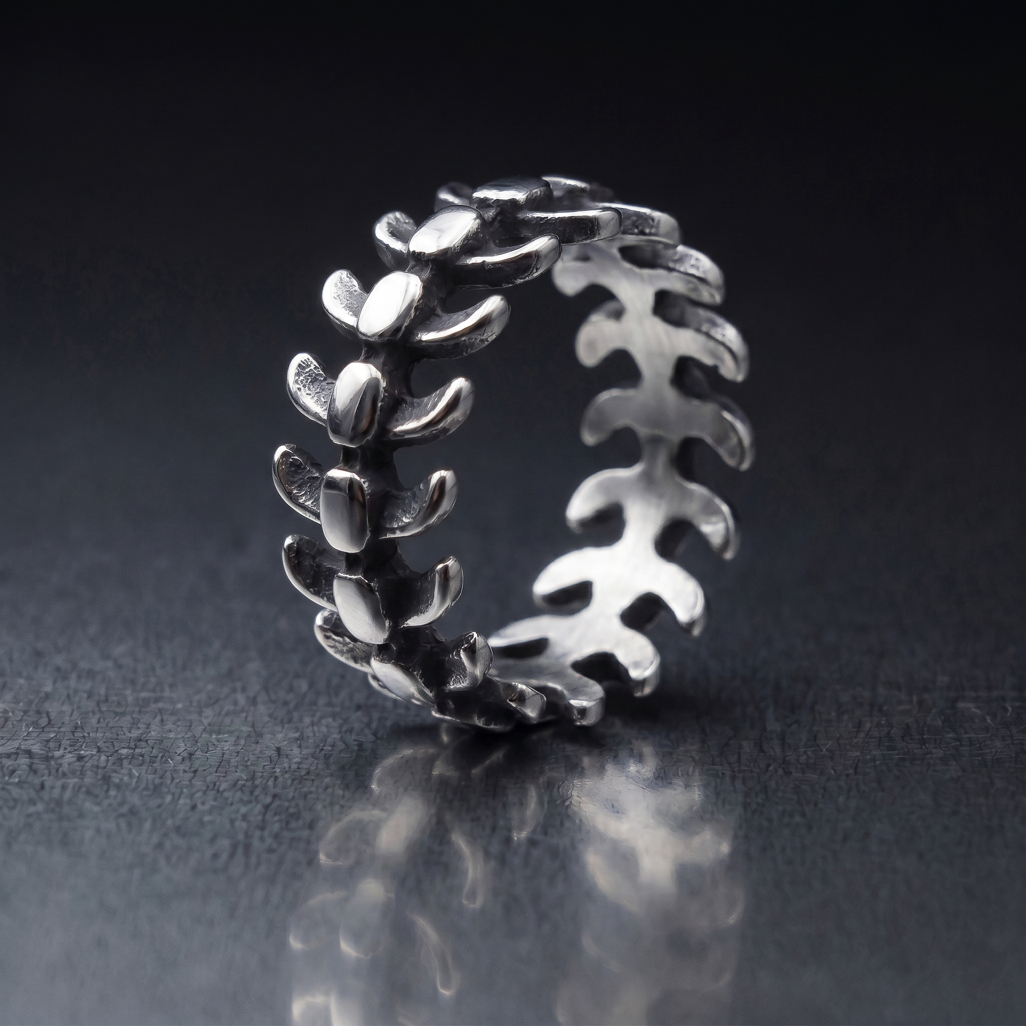 Vertebrae Ring