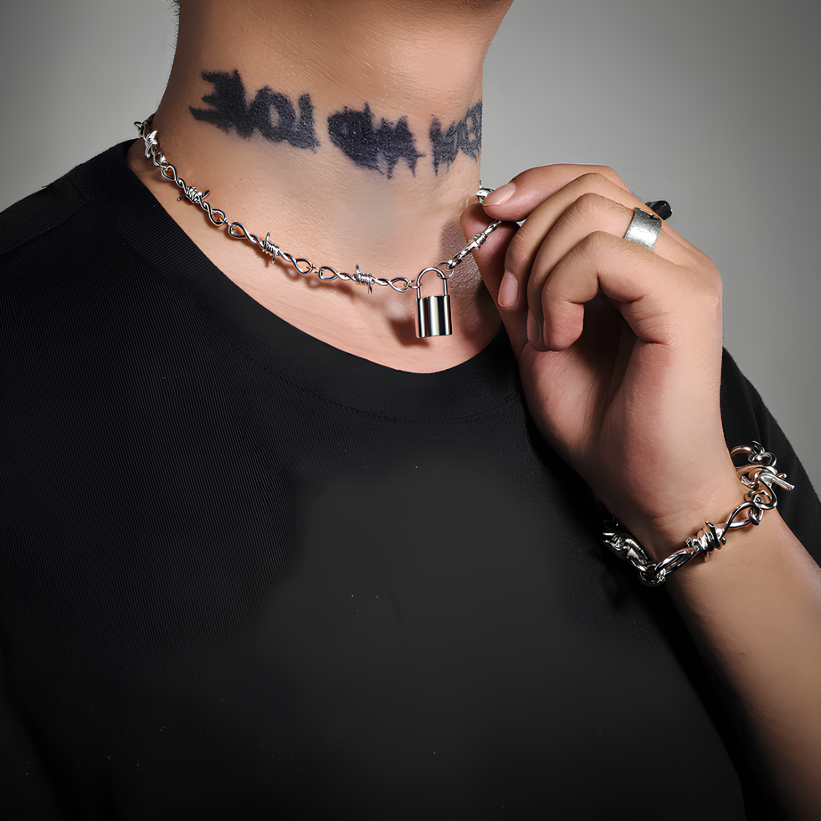 Barbed Lock Necklace