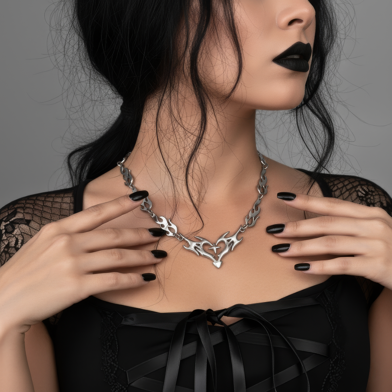 Razor Heart Choker