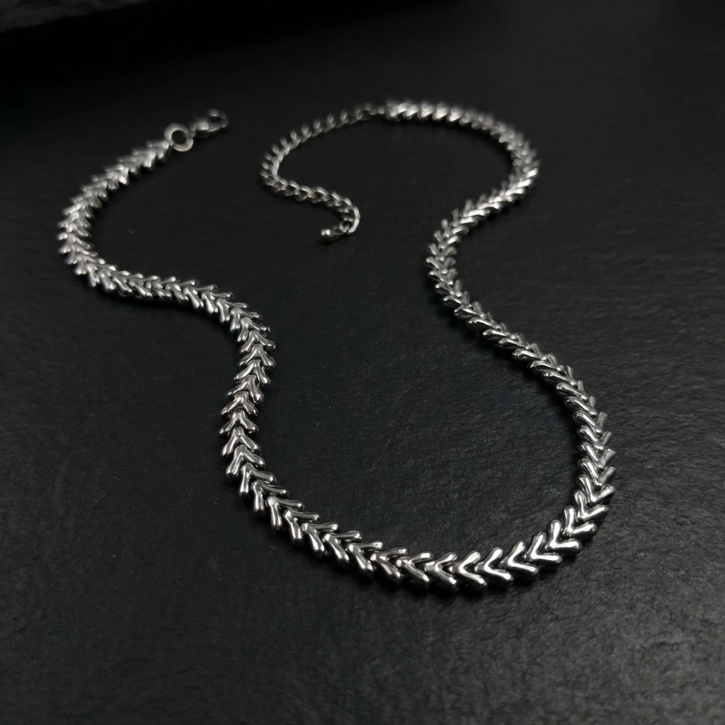 Vertebrae Choker