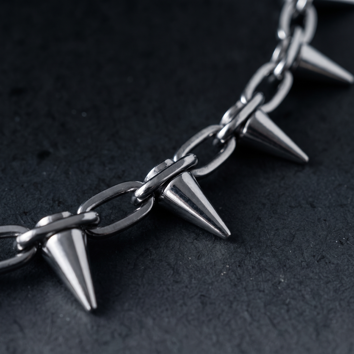 Spike Choker
